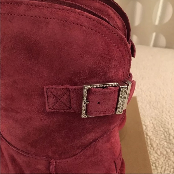 UGG "Remora" Buckle Boots with Crystals - Picture 2 of 8